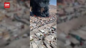 VIDEO: Kebakaran Melanda Permukiman Kumuh Chile, 100 Rumah Hangus