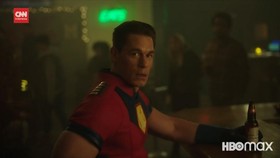 VIDEO: Janji John Cena dan James Gunn dalam Serial Peacemaker