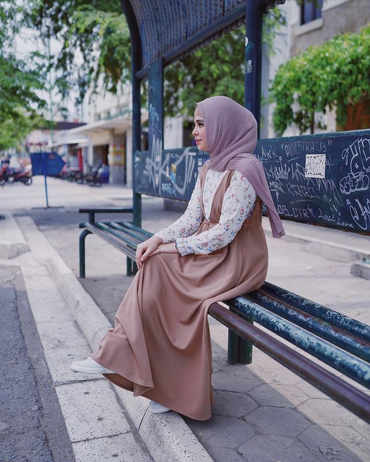 Penampilan terbaru Risty Tagor yang tak lagi syari dan disebut bak ABG mencuri perhatian publik&period; Yuk intip potretnya&excl;