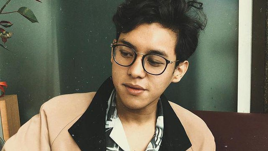 Ardhito Pramono bikin heboh publik karena aktor dan penyanyi inisial AP yang ditangkap polisi karena narkoba. Yuk intip!