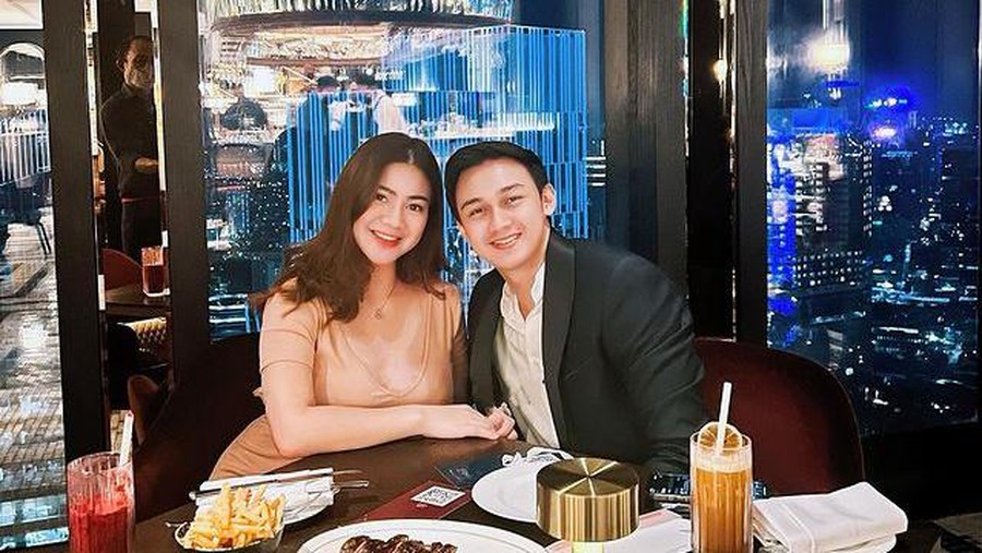 7 Potret Felicya Angelista & Hito Caesar Rayakan Anniversary Pertama 7 Potret Felicya Angelista & Hito Caesar Rayakan Anniversary Pertama