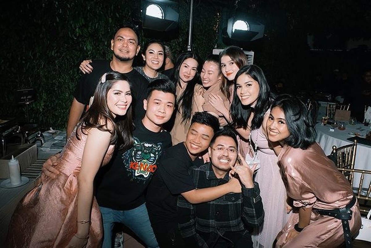 7 Potret Kejutan Ultah Nindy Ayunda