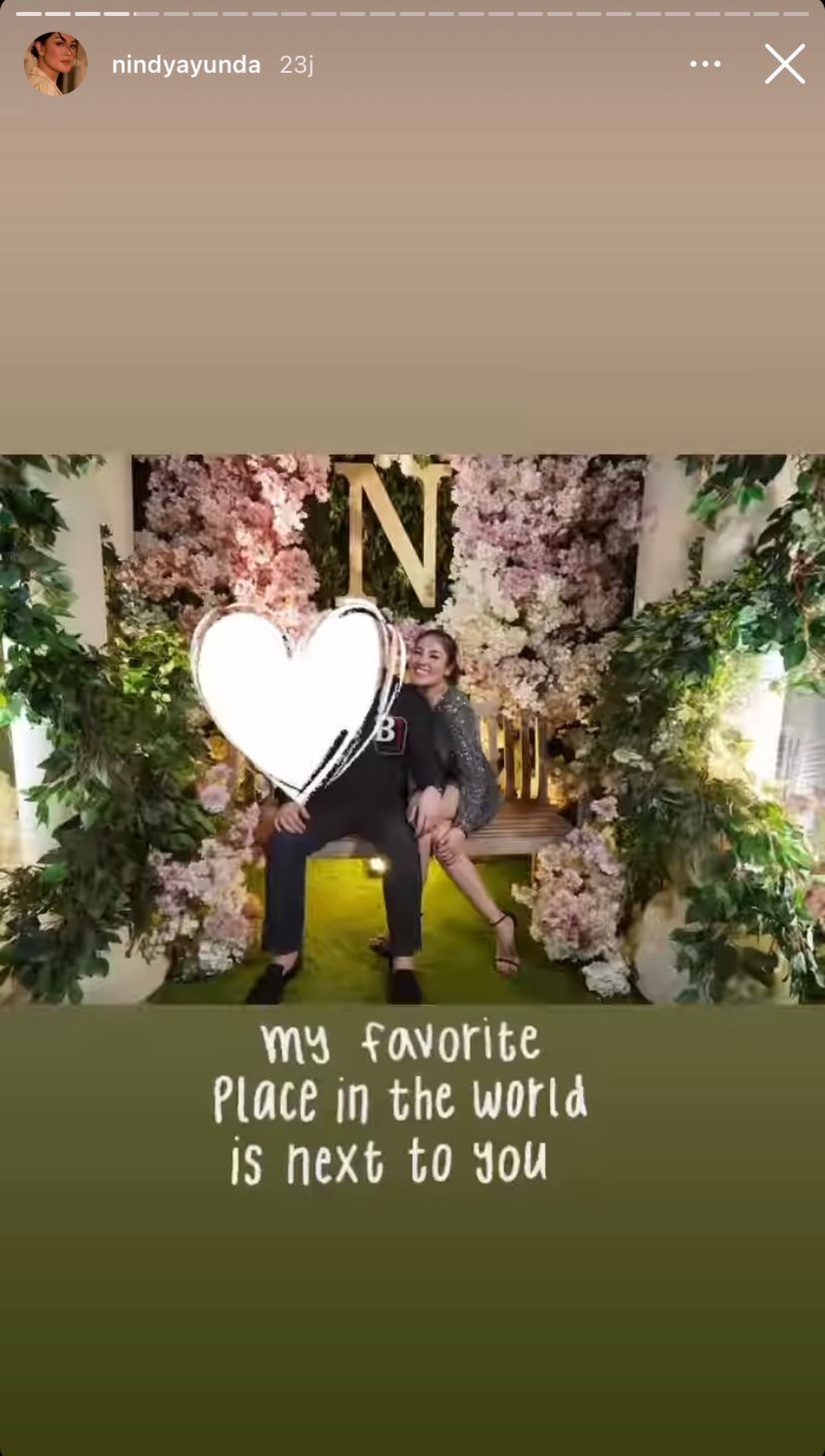 7 Potret Kejutan Ultah Nindy Ayunda