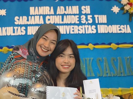 Putri Pertama Lulus Cum Laude di Fakultas Hukum UI, Alya Rohali Ucap Syukur