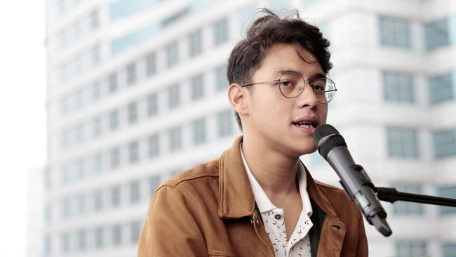 Usai kabar penangkapan Ardhito Pramono terkuak, namanya menjadi trending di dunia maya pada Rabu (12/1) siang.