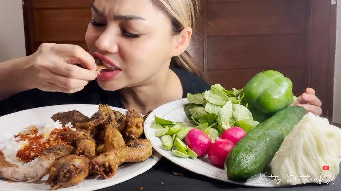 Kepala berisiko mengandung bakteri, parasit, atau residu kimia dari pakan dan lingkungan, sehingga tidak dianjurkan dikonsumsi rutin.