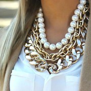 Mix and Match Secepat Kilat, Ini Cara Memadukan Perhiasan dengan Mudah!