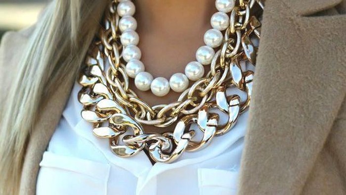 Mix and Match Secepat Kilat, Ini Cara Memadukan Perhiasan dengan Mudah!