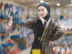 Terharu, Shandy Purnamasari Siap Tampil di Paris Fashion Week