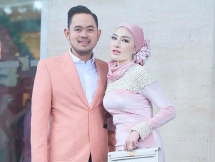 Kisah Cinta Crazy Rich Malang, Bertemu di Terminal hingga Jual Kambing untuk Modal Nikah