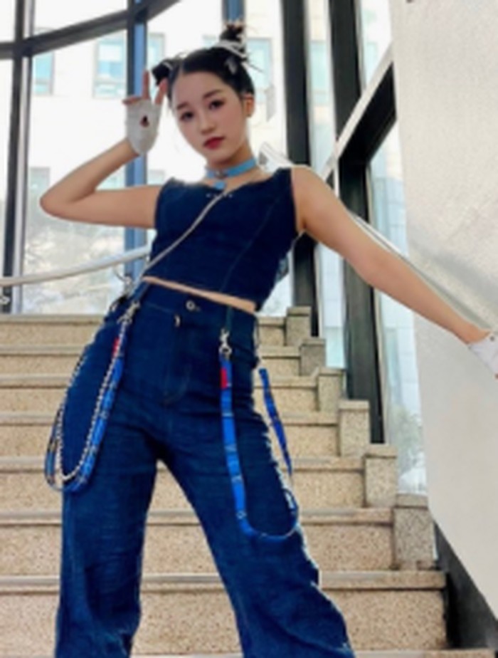 Hikaru punya tubuh yang mungil, dengan tinggi sekitar 154 cm. Ia juga memiliki visual khas perempuan Jepang, yang membuat semakin banyak orang gemas dan terpikat dengannya./ foto: twitter.com/@official_kep1er