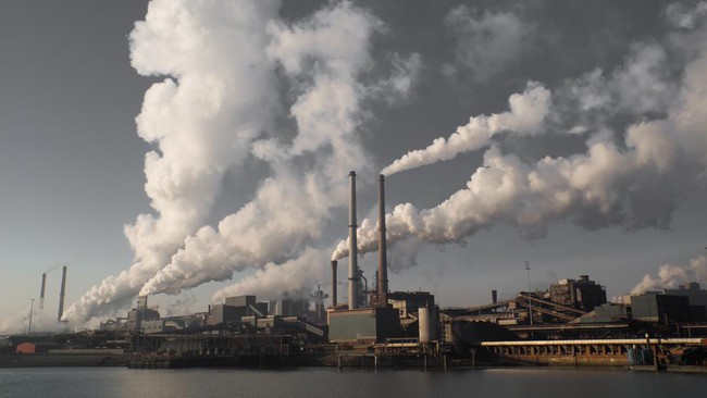 Untung-rugi Indonesia berutang Rp314 triliun untuk transisi energi ke negara-negara maju melalui skema JETP.