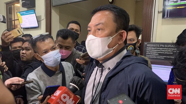 Dewan Pers membuat catatan serius terhadap keputusan hakim PN Surabaya terkait kasus penganiayaan polisi terhadap jurnalis Tempo di Surabaya, Jatim..