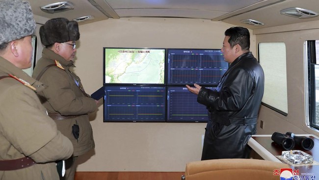 Amerika menjatuhkan sanksi terhadap sejumlah individu dan entitas Korut hingga Rusia akibat dukungan mereka terhadap program rudal balistik Kim Jong-un.
