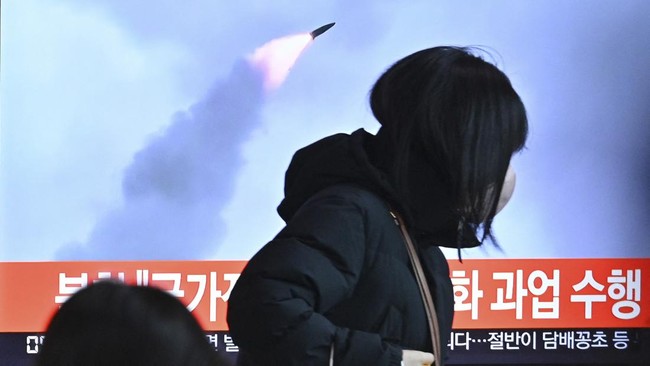 Sebuah proyektil yang diduga rudal balistik hipersonik yang diluncurkan oleh Korea Utara pada Selasa (11/1) diklaim memiliki kemampuan yang lebuh mengerikan.