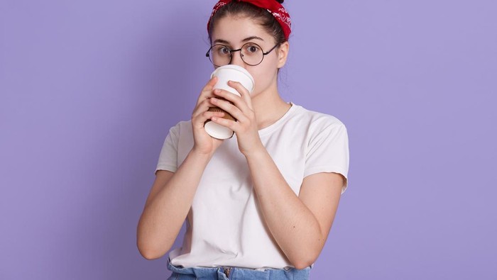 Minum Es Teh Manis Setelah Makan, Berbahaya? Nomor 3 Sering Terjadi! Minum Es Teh Manis Setelah Makan, Berbahaya? Nomor 3 Sering Terjadi!