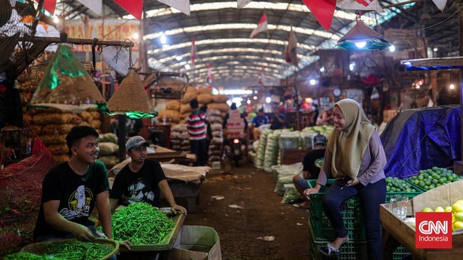 Perumda Pasar Jaya berkomitmen revitalisasi pasar tradisional di Jakarta hingga 2025, meningkatkan kenyamanan belanja dan menambah fasilitas sosial.
