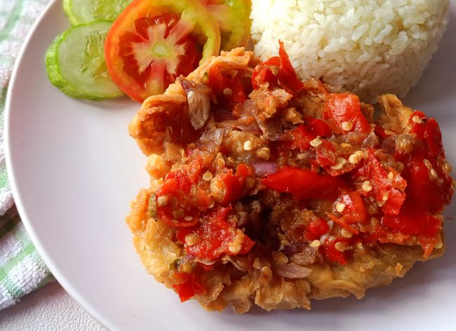 3 Variasi Resep Ayam Geprek Crispy Kriuk Pedasnya Manjakan Lidah