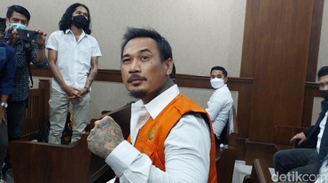 Ini yang Dilakukan Jerinx Sebelum Tinggalkan Penjara