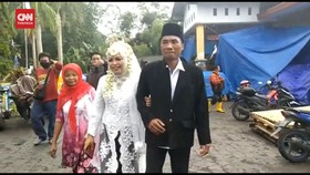 VIDEO: Menikah di Pengungsian Erupsi Gunung Semeru