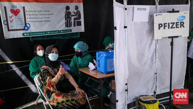 CNN Indonesia merangkum perkembangan terbaru situasi Covid-19 di RI, mulai dari perubahan masa karantina hingga jumlah kasus omicron.