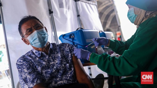 Pemberian vaksin dosis booster kedua atau dosis keempat diusulkan agar menggunakan skema per daerah, bukan serentak secara nasional.