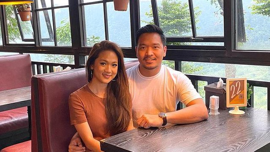 7 Potret Yukinobu dan Kekasih Michael Yukinobu de Fretes mengungkap bahwa pernikahannya dengan Lidya ditunda karena beda agama. Yuk intip potret mereka!