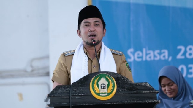 KPK menyita uang tunai Rp1 M dan rekening bank bersaldo Rp447 juta saat OTT Bupati Penajam Paser Utara Abdul Gafur Mas'ud. 