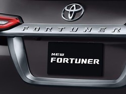 Toyota Fortuner Facelift Meluncur Siang Ini, Simak Bocoran Ubahannya