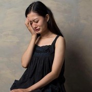 5 Alasan Mengapa Kamu Kerap Merasa Tidak Cukup Baik, Punya Pengalaman Traumatis Salah Satunya
