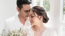 Darius Sinathrya dan Donna Agnesia telah menikah selama 15 tahun&comma; pernikahan mereka kini jadi sorotan&period; Yuk intip potretnya&excl;