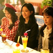 Romantis dan Stylish! Intip Gaya Preppy Jisoo BLACKPINK di Drama 