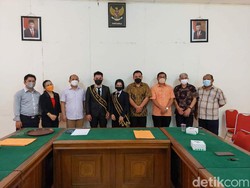 Mantap! 2 Mahasiswa Fispol Unsrat Manado Lulus Tanpa Bikin Skripsi