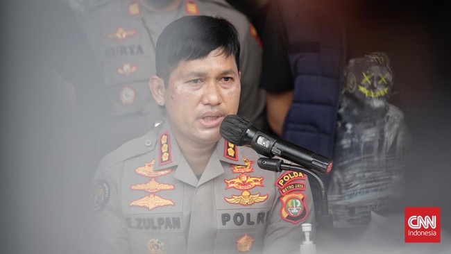Kabid Humas Polda Metro Jaya menegaskan penyidik yang menentukan soal penyelidikan laporan yang masuk.