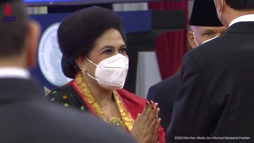PROFIL SINGKAT FIENTJE MARITJE