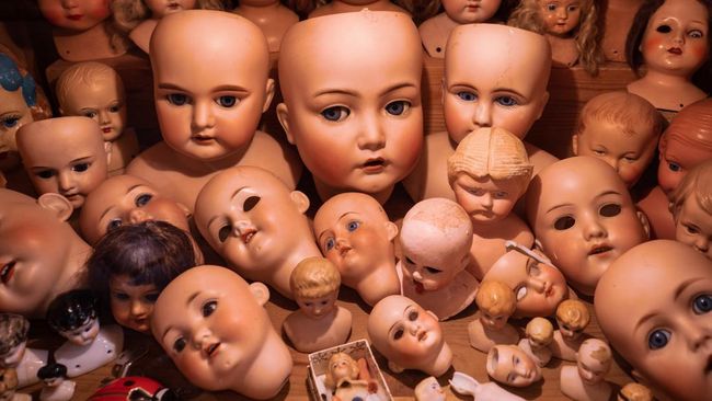 Anak Laki-laki Suka Main Boneka, Orang Tua Perlu Khawatir atau Tidak?