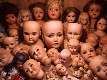 img-title Lowongan Kerja Jadi Babysitter Boneka Arwah Gaji Rp10 Juta, Tertarik?