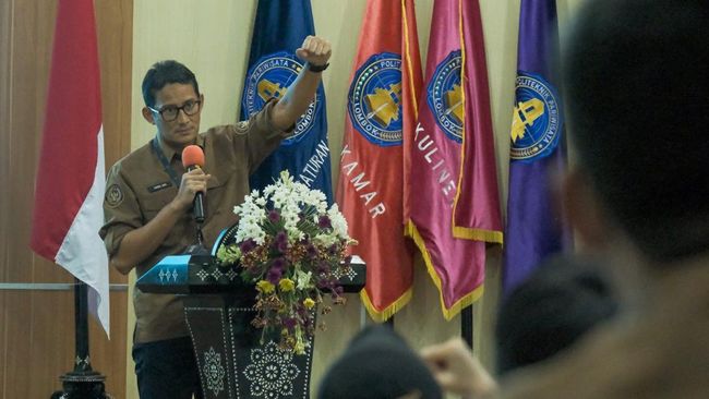 Menparekraf Pastikan Poltekpar Lombok Siap Sambut MotoGP 2022 Sandiaga Uno memastikan Poltekpar Lombok akan dapat menyediakan sumber daya manusia (SDM) dan akomodasi untuk menyambut helatan MotoGP Indonesia 2022.