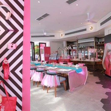 7 Momen Pesta Ultah ke-43 Siti Nurhaliza Tema Barbie, Mewah & Serba Pink