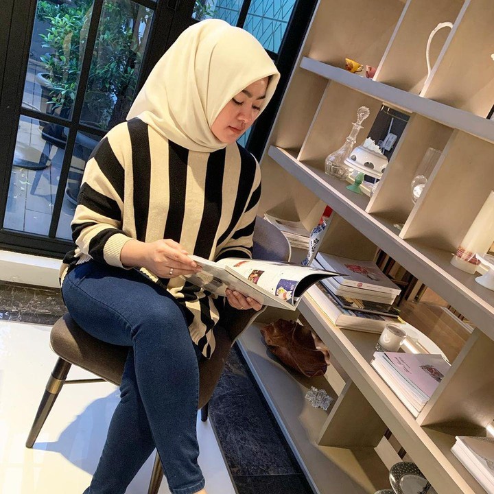 <p>Semoga Sherrin dan keluarga selalu diberikan kesehatan dan kebahagiaan ya, Bunda. (Foto: Instagram: @stharia)</p>