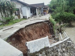 Longsor Tebing Anak Bengawan Solo di Klaten Melebar Bikin Warga Cemas