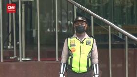 VIDEO: Polri Ganti Seragam Satpam 31 Januari 2022