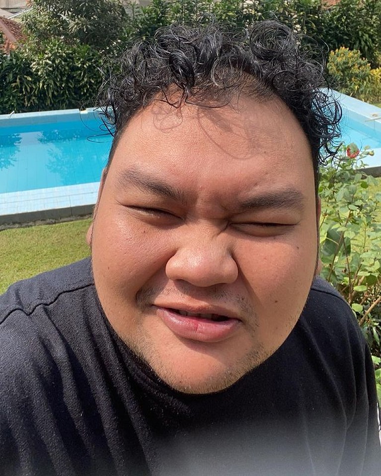 7 Potret Fico Fachriza Komika Inisial FF yang Kembali Ditangkap Narkoba Pihak kepolisian menangkap artis narkoba berinisial FF yang ternyata adalah Fico Fachriza seorang komika. Yuk intip potretnya!
