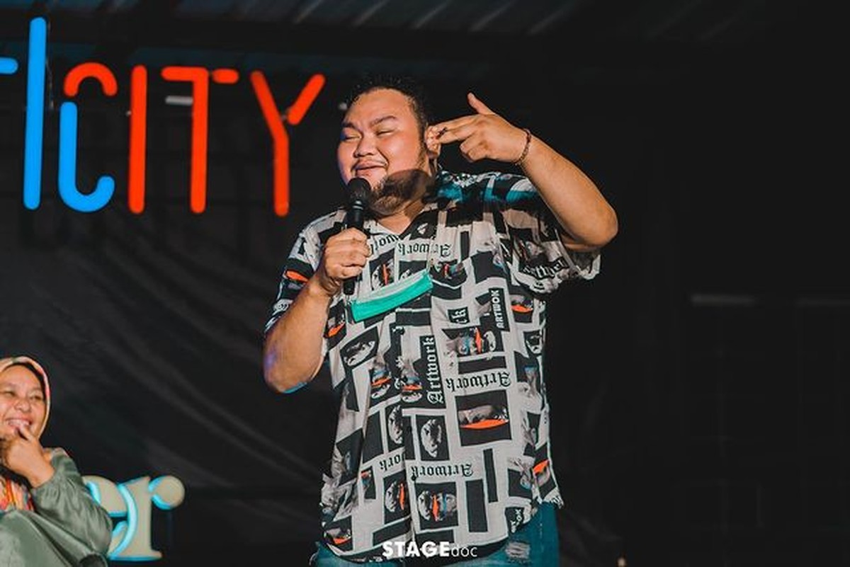 Pihak kepolisian menangkap artis narkoba berinisial FF yang ternyata adalah Fico Fachriza seorang komika&period; Yuk intip potretnya&excl;