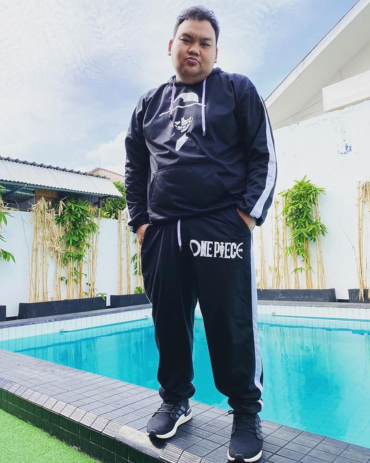 Pihak kepolisian menangkap artis narkoba berinisial FF yang ternyata adalah Fico Fachriza seorang komika&period; Yuk intip potretnya&excl;