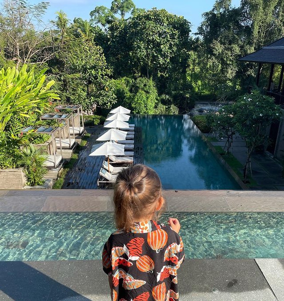 Paras putri semata wayang Raisa dan Hamish Daud&comma; Zalina disebut-sebut mirip dengan Gempi&period; Yuk intip potretnya&excl;