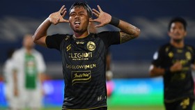 Link Live Streaming Arema FC vs Persipura