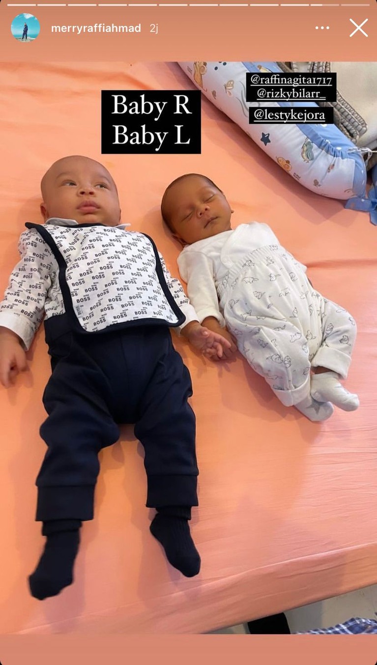 Raffi Ahmad dan Nagita Slavina berkunjung ke rumah Lesti bawa baby Rayyanza bertemu dengan baby Leslar. Yuk intip potretnya!