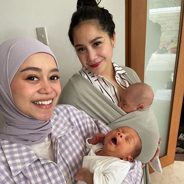 Jenguk Anak Lesti Kejora, Wajah Nagita Slavina Bikin Salah Fokus