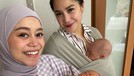 Raffi Ahmad dan Nagita Slavina berkunjung ke rumah Lesti bawa baby Rayyanza bertemu dengan baby Leslar&period; Yuk intip potretnya&excl;